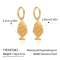 Detalle de pendientes de espina de pescado dorados con medidas y material de acero - Pendientes de Espina de Pescado (YYE025343)