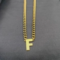 Cadena cubana de acero con colgante de letra F mayúscula chapada en oro de 18K - Letra F / Dorado