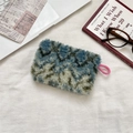 Astuccio in peluche marmorizzato blu con cordino rosa per cuffie e monete - Griglia Verde a Rombi