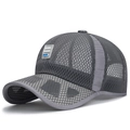 Berretto sportivo grigio scuro con tessuto a rete traspirante ed etichetta moda - Grigio scuro