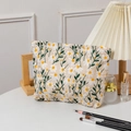 Beige Canvas Kosmetiktasche mit weißen Gänseblümchen-Stickereien und Reißverschluss - Clutch Bag / Beige