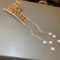 Pince à cheveux dorée avec perles brodées et longues chaînes de pompons en perles - Style Gland de Perles et Strass (HH4380)