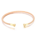 Bracelet jonc ouvert tissé rose et or en forme de C avec embouts sphériques dorés - Rose et Or Entrelacés (KB167455-QY)