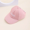 Détail de la casquette rose en coton avec broderie Colorado et trou pour queue de cheval - Style Lettre - Rose