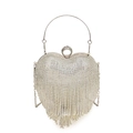Borsa a cuore argentata con strass scintillanti ed eleganti nappe a catenella - Argento