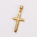 Primer plano de un colgante de cruz de acero inoxidable dorado con acabado pulido - Sin Cadena / Dorado