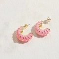 Golden C-shaped hoop earrings with vibrant pink enamel in a trendy dopamine style - Pink