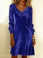 Détail des manches en velours bleu marine avec sequins sur cette robe de soirée chic - S / Bleu