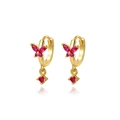 Détail de boucles d'oreilles papillon dorées avec zircons roses sur fond blanc pur - Or 18K / Zircone Rouge Rose