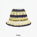 Bob en maille beige au crochet avec rayures colorées et motif floral ajouré élégant - Taille Unique (54-58cm) / Beige