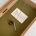 Collier bohème à pendentif gland en bois avec un charme cylindrique minimaliste en métal argenté - Argent-Marron
