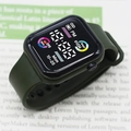 Orologio digitale sportivo con cinturino in silicone verde e quadrante contapassi quadrato nero - Verde Militare