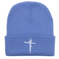Nahaufnahme der blauen Strickmütze mit weißem Yeshua-Stick und detaillierter Textur - Blaugrün