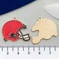 Pendentif casque de football américain émaillé rouge avec dos doré et règle de mesure - Casque Rouge (21726)