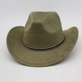 Dettaglio del cappello da cowboy in camoscio verde oliva con fascia intrecciata e strass - Verde Militare (Fascia Intrecciata Nera)