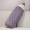 Cuscino di peluche a forma di matita in velluto a coste viola su un divano bianco - 70cm(0.75kg) / Stile Velluto a Coste Grigio