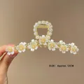 Pince à cheveux dorée de 12cm avec fleurs blanches délicates et fausses perles - 85# Pince Camélia
