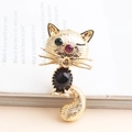 Broche de gato dorado con cuerpo de gema negra y ojos incrustados de joyas de colores - Dorado (Gema negra)
