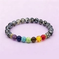 Adjustable woven bracelet with dragon vein agate beads and seven chakra stones - Dragon Vein Agate with 7 Chakra Elastic Bracelet - jw31