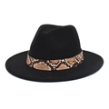 Chapeau fedora en laine noire avec bandeau motif serpent et boucle dorée sur blanc - M (56-58cm) / Noir
