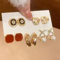 Set de 5 pares de pendientes dorados con diseños de corazón, perlas y esmalte negro - 8# Juego de 5 Pares Oro Rojo Vintage