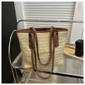 Detalle del bolso tote de paja tejida con asas de cuero PU marrón y bordado Summer - Sin colgante / café