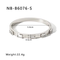 Dettaglio del bracciale in acciaio inossidabile placcato oro 18k con misura 5,8cm - Oro 18K / Stile Argentato (NB-B6076-S)