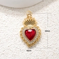 Détail d'un pendentif cœur rouge de 25mm avec design couronne et placage d'or - R007-Cœur en Strass Vintage