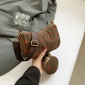Borsa a spalla in velluto a coste marrone con stampa fragole e portamonete tondo - Marrone