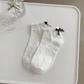 Calcetines blancos JK con borde de encaje y lazo negro para estilo lolita - Talla única / Calcetines blancos con nudo negro