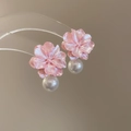 Detail of pink resin flower earrings with white pearl pendants on a transparent stand - Pink Flower Pearl (67#)