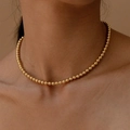 Minimalistische Goldene Perlenkette für Damen mit poliertem Kugel-Finish im Choker-Stil - Gold