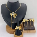 Goldenes Schmuckset mit Schleifen, weißen Perlen und Kettenquasten inklusive Kette, Ohrringe und Ring - Gold Schleife Perle Stil (KS228775-LX)