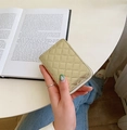 Kompakter goldener Kartenhalter gesteppt mit Reißverschluss und Metallic-Finish - Rautenmuster Gold