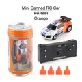 Orangefarbenes Mini-RC-Auto-Set mit Fernbedienung, Pylonen und Getränkedosenverpackung - Orange