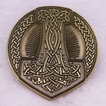Bronzen Thor's hamer Viking broche met Keltische knoop patronen en reliëf metaal textuur - Thor's Hamer (E-29-3-2/D08-01-C06)