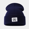 Berretto in maglia blu scuro Brooklyn con trama a coste e toppa per uomo e donna - Taglia unica / Blu navy