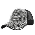 Dettaglio di strass argentati brillanti su cappellino da baseball in rete nera da donna - Regolabile / Nero con strass argento