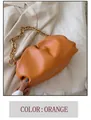 Sac nuage orange chic avec bandoulière en grosse chaîne dorée et cuir synthétique plissé - Orange