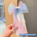 Barrette nœud en organza arc-en-ciel pour fille avec pierre précieuse bleue en goutte - Dégradé Bleu Avec Décor Saphir