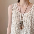 Detalle de collar bohemio con borlas, colgantes de flores de metal y cuentas de madera retro - Estilo Flor Café (3#)