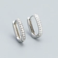 Eleganti orecchini a cerchio in argento s925 con pavé di zirconi cubici scintillanti - Argento 925 / Oro Bianco