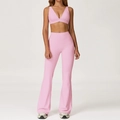 Ensemble de yoga rose avec haut court à col en V profond et leggings évasés taille haute - S / Soutien-gorge + Pantalon Évasé / Rose Sakura
