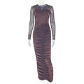 Dettaglio dell'abito marrone arricciato con maniche in mesh e scollo a V - S / Marrone Scuro