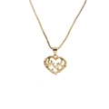 Détail de la chaîne box dorée et pendentif cœur avec l'inscription gravée MUM - Cœur MUM-0213