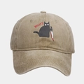 Detail der gewaschenen Khaki-Baumwollkappe mit lustiger schwarzer Katze-Stickerei - Verstellbar / Khaki