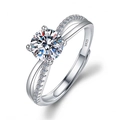 Adjustable S925 silver ring with a large round moissanite in a classic four-prong setting - Adjustable Open / Intertwined Four-Prong Split Shank (1 Carat Effect)