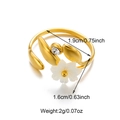 Dimensions détaillées de la bague fleur en or 18k avec nacre et accents de perles - Style Fleur Feuille