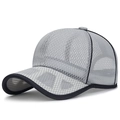Leichte graue atmungsaktive Mesh-Baseballkappe mit schwarzem Rand für Outdoor-Sport - Hellgrau