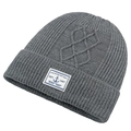 Middelgrijze grof gebreide beanie met vintage patch en warm omgeslagen ontwerp - Eén maat / donkergrijs